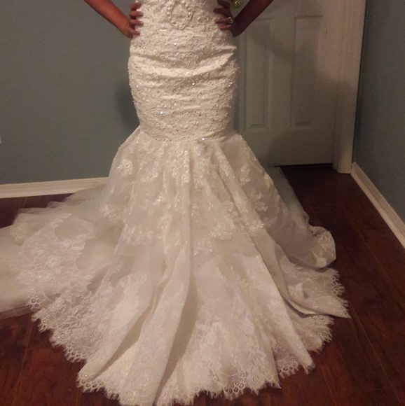 Never worn white sparkly bridal gown! - Picture 5 of 8